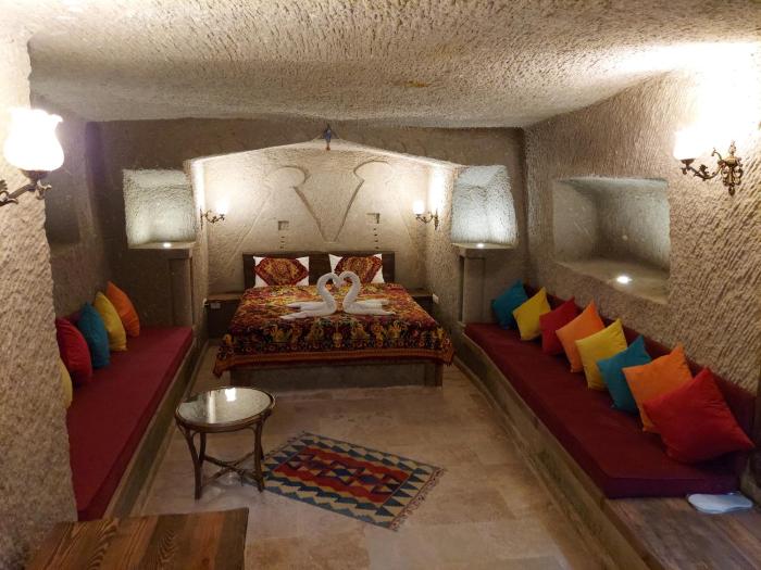 armesos cave hotel