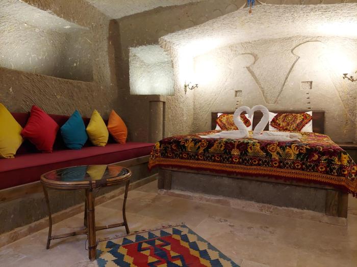 armesos cave hotel