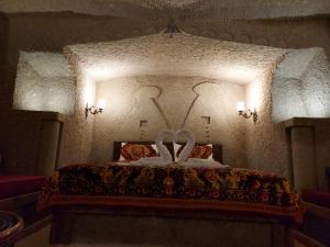 armesos cave hotel