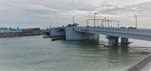 johns pass hotel brand new property fully remote