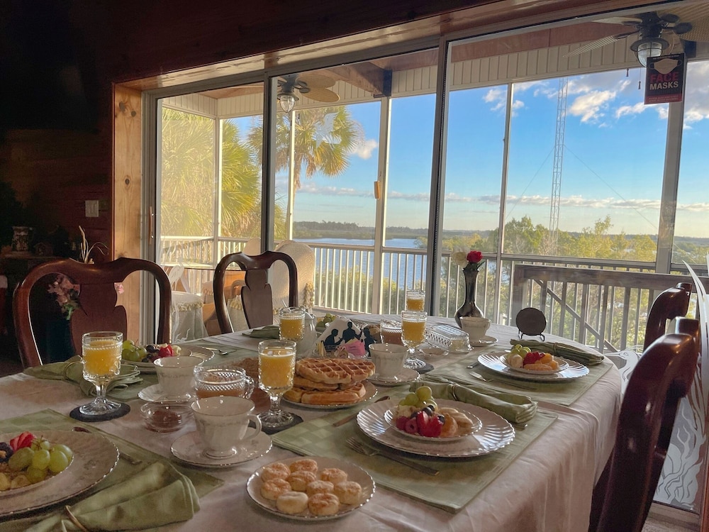 crystal river lullaby bandb