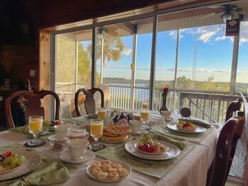 crystal river lullaby bandb