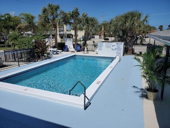 coral sands boutique lux studio