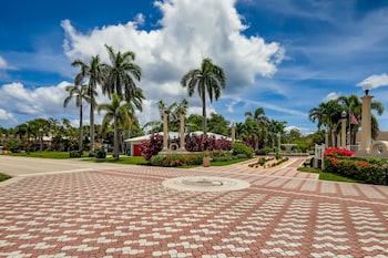 coral sands boutique lux studio