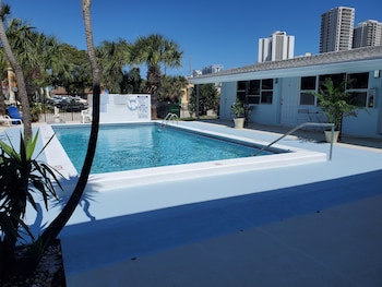 coral sands boutique lux studio