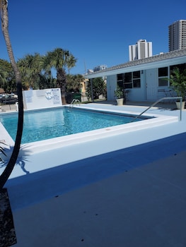 coral sands boutique lux studio