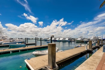 coral sands boutique lux studio