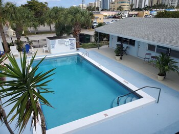 Coral Sands Boutique Lux Studio,,0 star