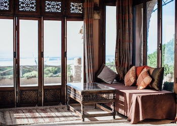 dar danse the bubble on the beach