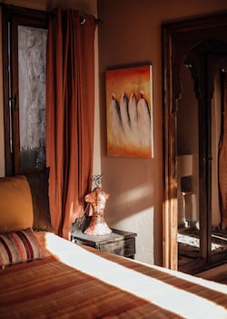 dar danse the bubble on the beach