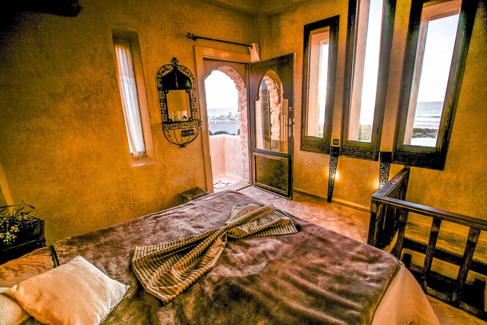 dar danse the bubble on the beach