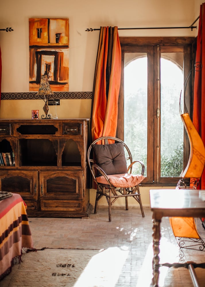 dar danse the bubble on the beach