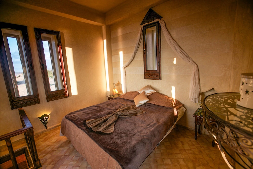 dar danse the bubble on the beach