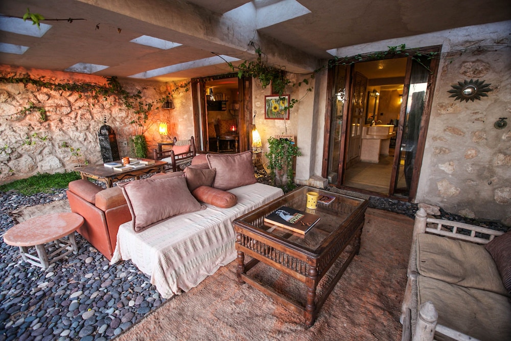 dar danse the bubble on the beach