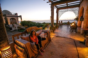 dar danse the bubble on the beach