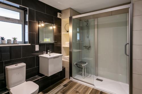 roydon marina village hotel
