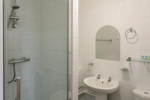 roydon marina village hotel
