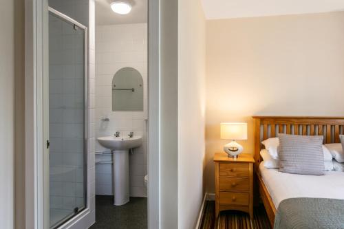 roydon marina village hotel