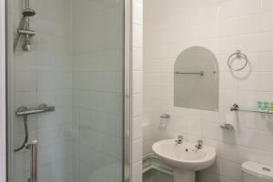 roydon marina village hotel