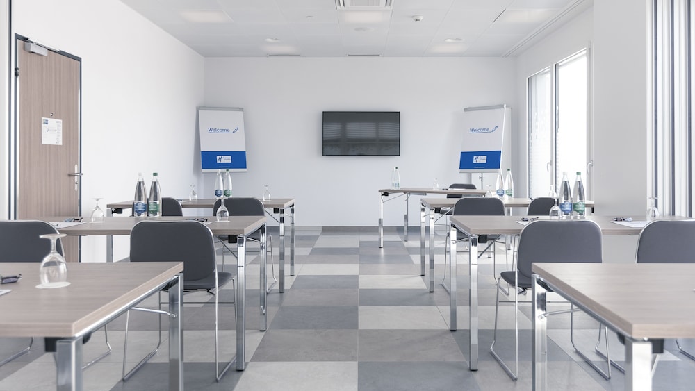 holiday inn express luzern neuenkirch an ihg hotel