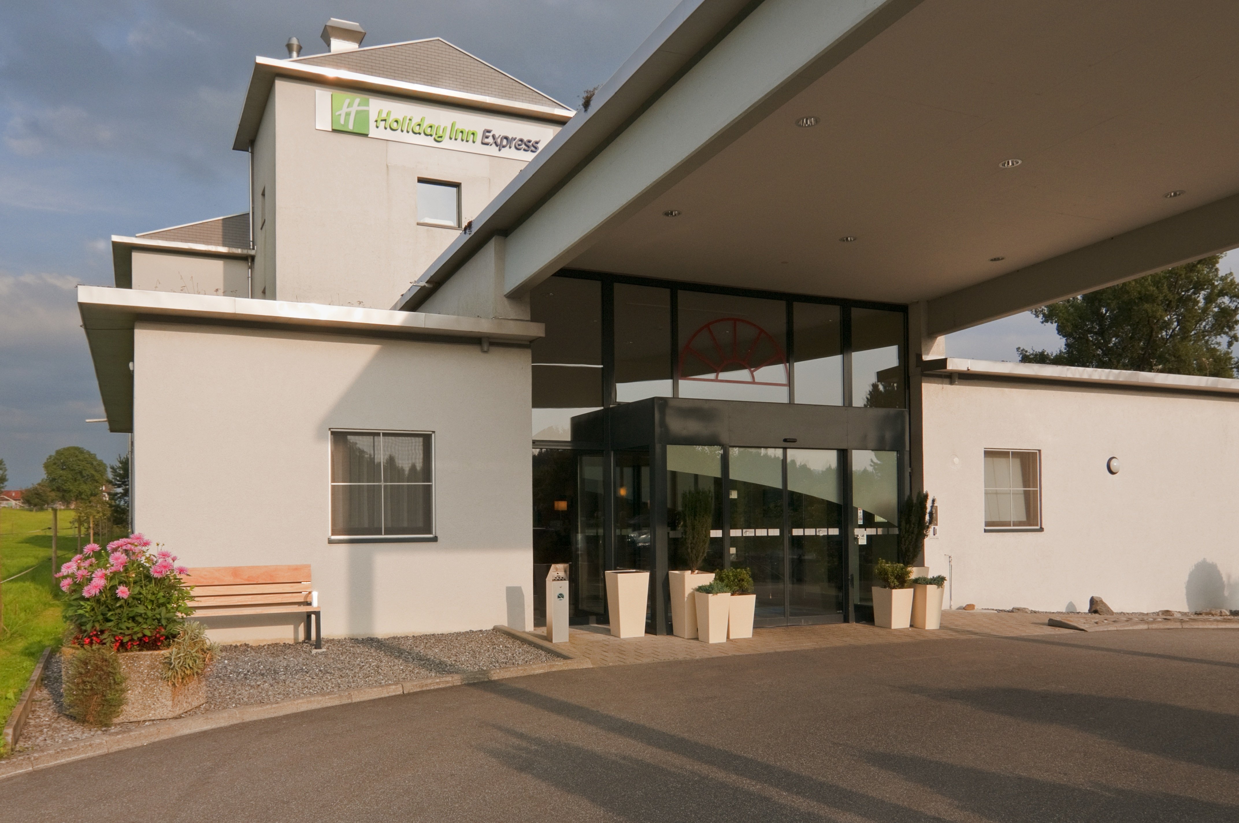 holiday inn express luzern neuenkirch an ihg hotel