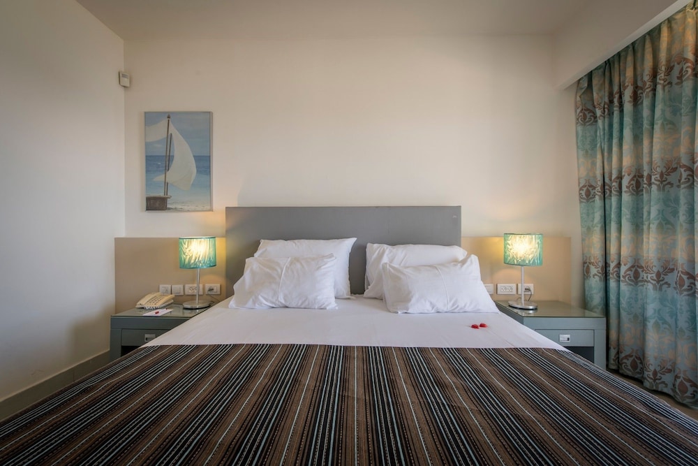 neptune eilat by dan hotels