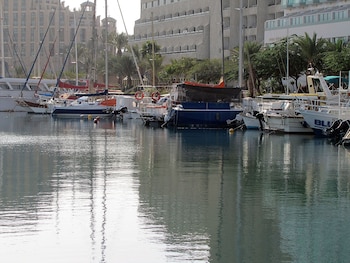 caesar premier eilat