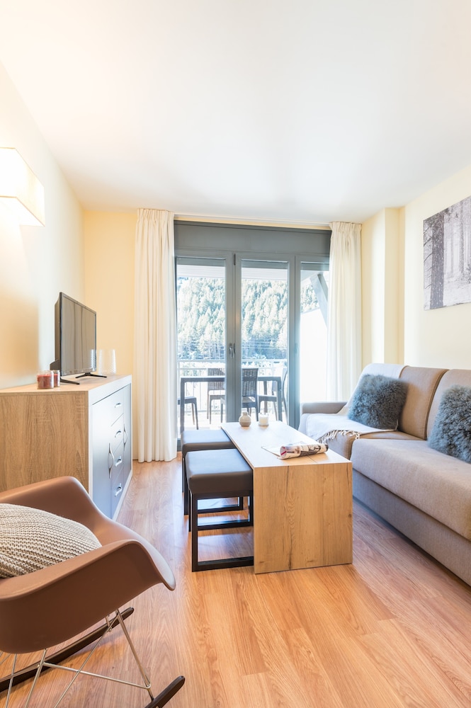 pierre and vacances andorra sunari peretol