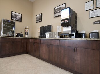 cobblestone inn and suites manchester