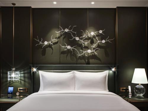 j hotel shanghai tower