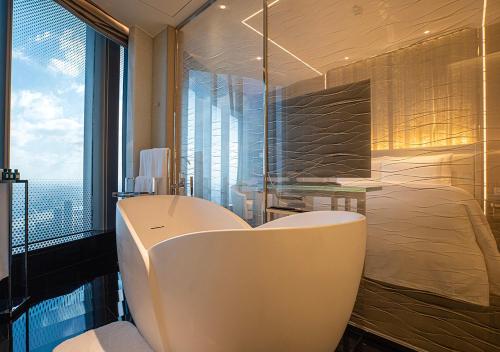 j hotel shanghai tower