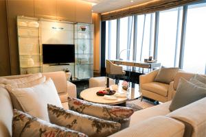 j hotel shanghai tower