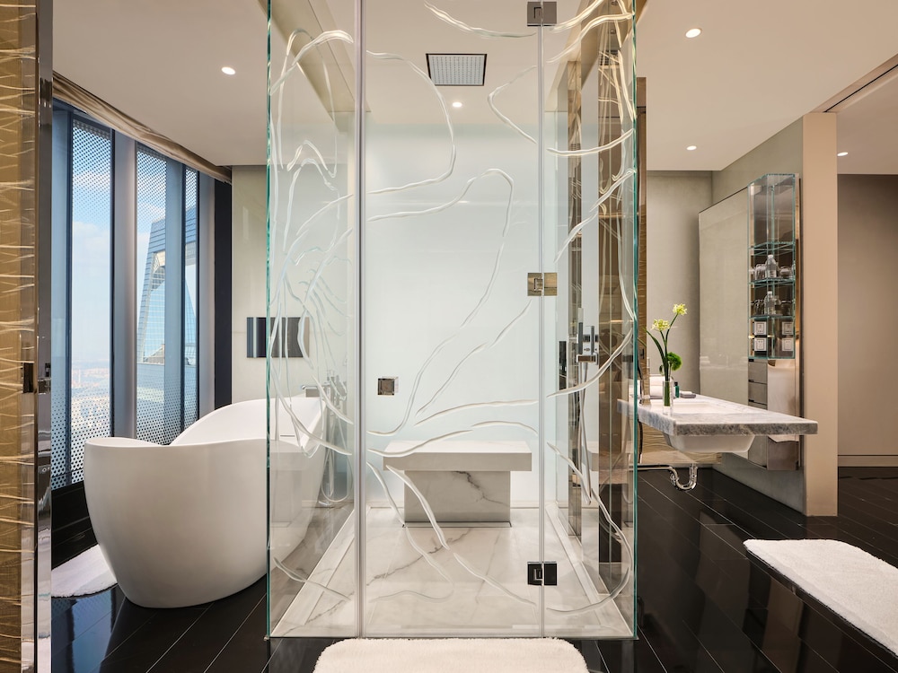j hotel shanghai tower