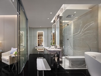 j hotel shanghai tower