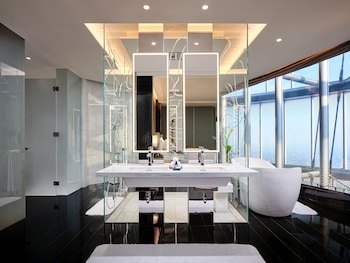 j hotel shanghai tower