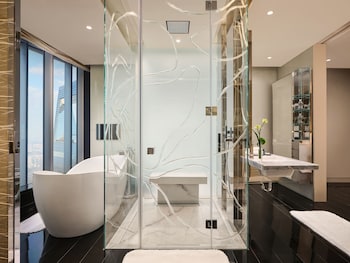 J Hotel, Shanghai Tower,,5 star