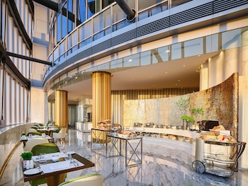 J Hotel, Shanghai Tower,,5 star
