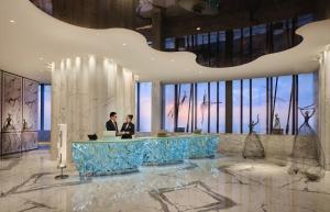 j hotel shanghai tower