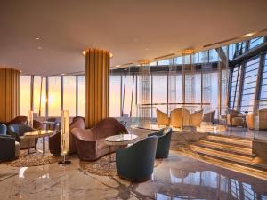 j hotel shanghai tower