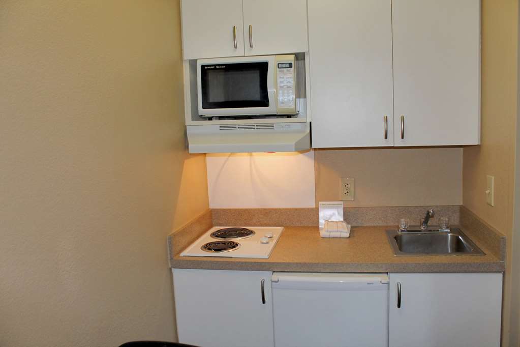 extended stay america suites albuquerque airport