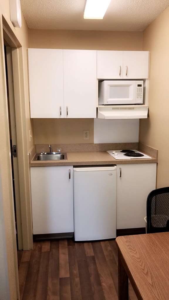 extended stay america suites albuquerque airport