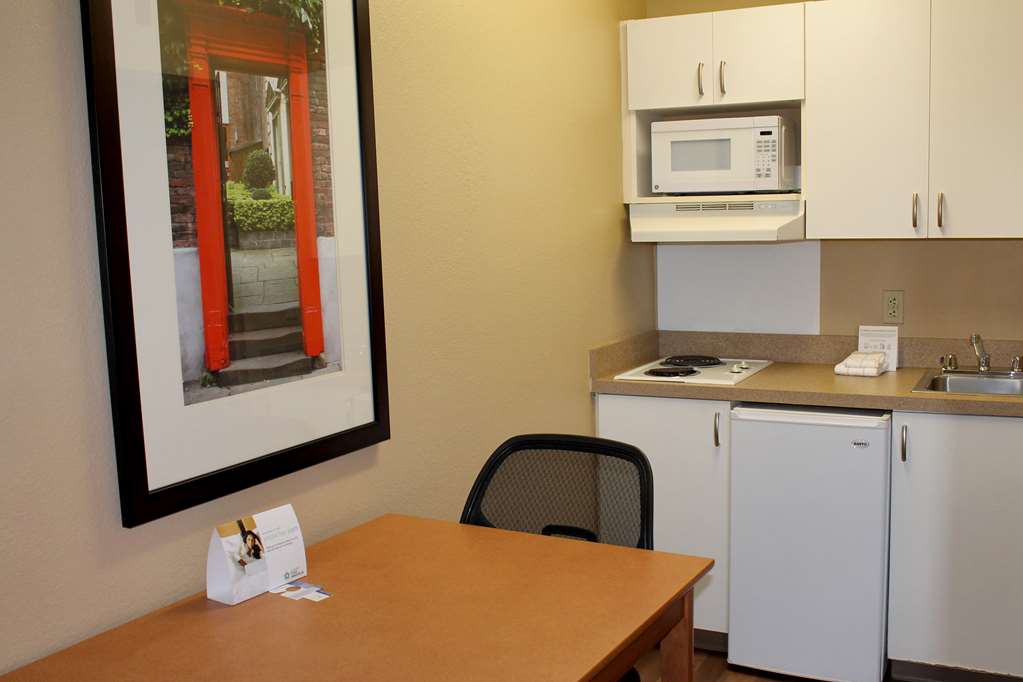 extended stay america suites albuquerque airport