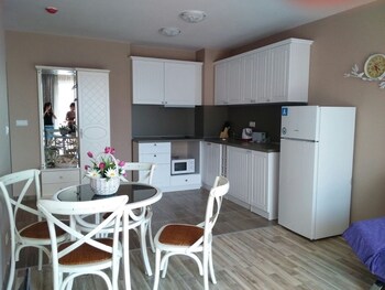 admiral plaza private apartments
