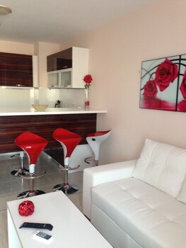 admiral plaza private apartments