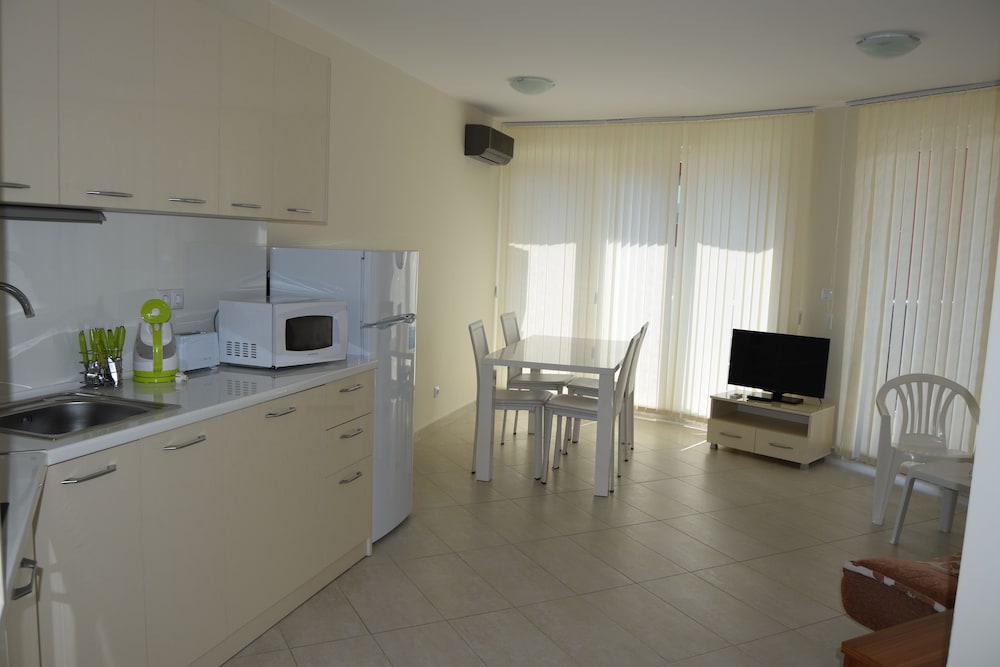 admiral plaza private apartments