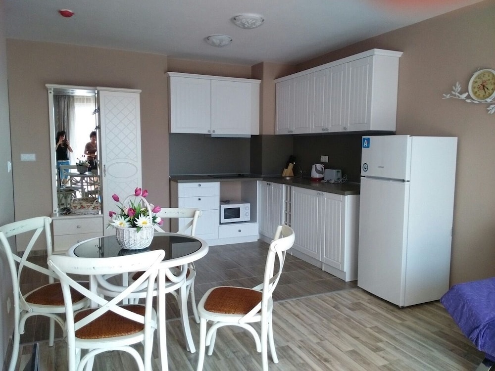 admiral plaza private apartments