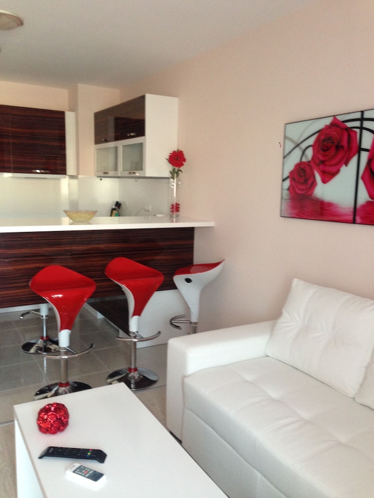 admiral plaza private apartments