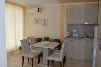 admiral plaza private apartments