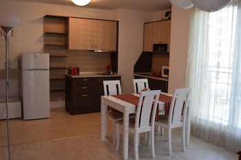 admiral plaza private apartments