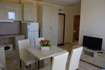 admiral plaza private apartments